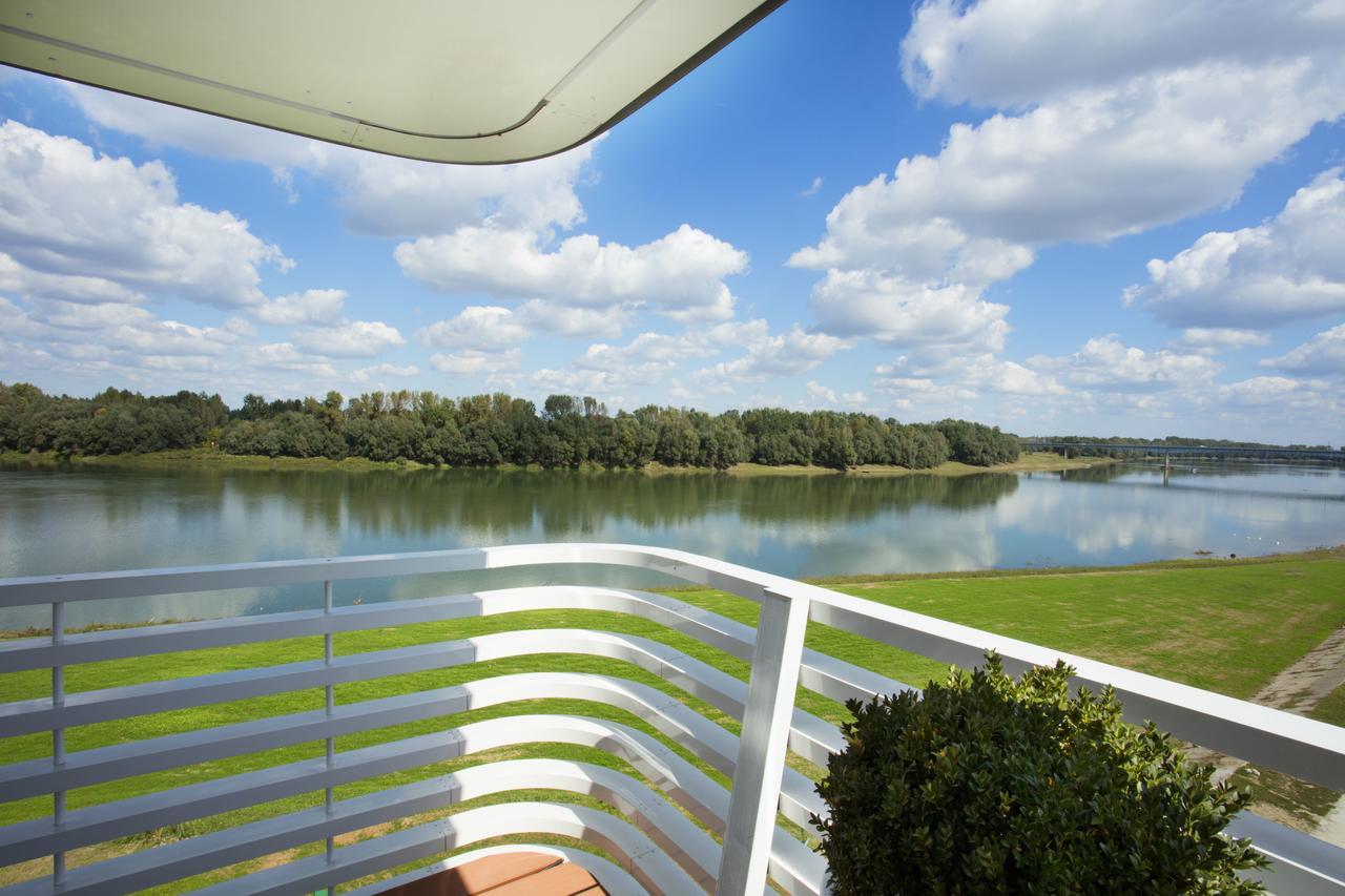 Hotel Navis Orasje Экстерьер фото